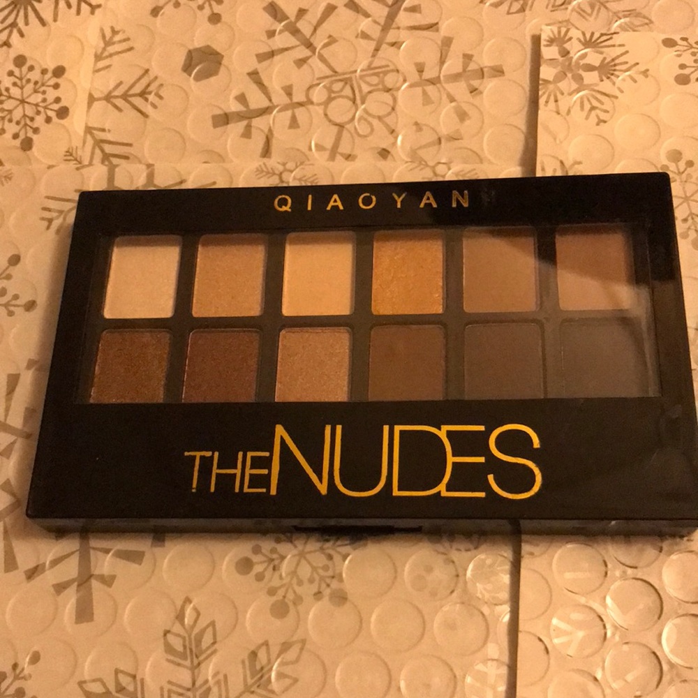 QIAOYAN THE NUDES EYESHADOW PALETTE NWT